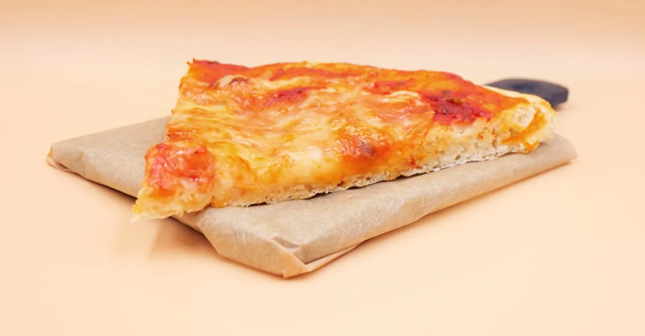 Zdjęcie Czy mozzarella w zalewie nadaje się do pizzy? Oto prawda o jej użyciu