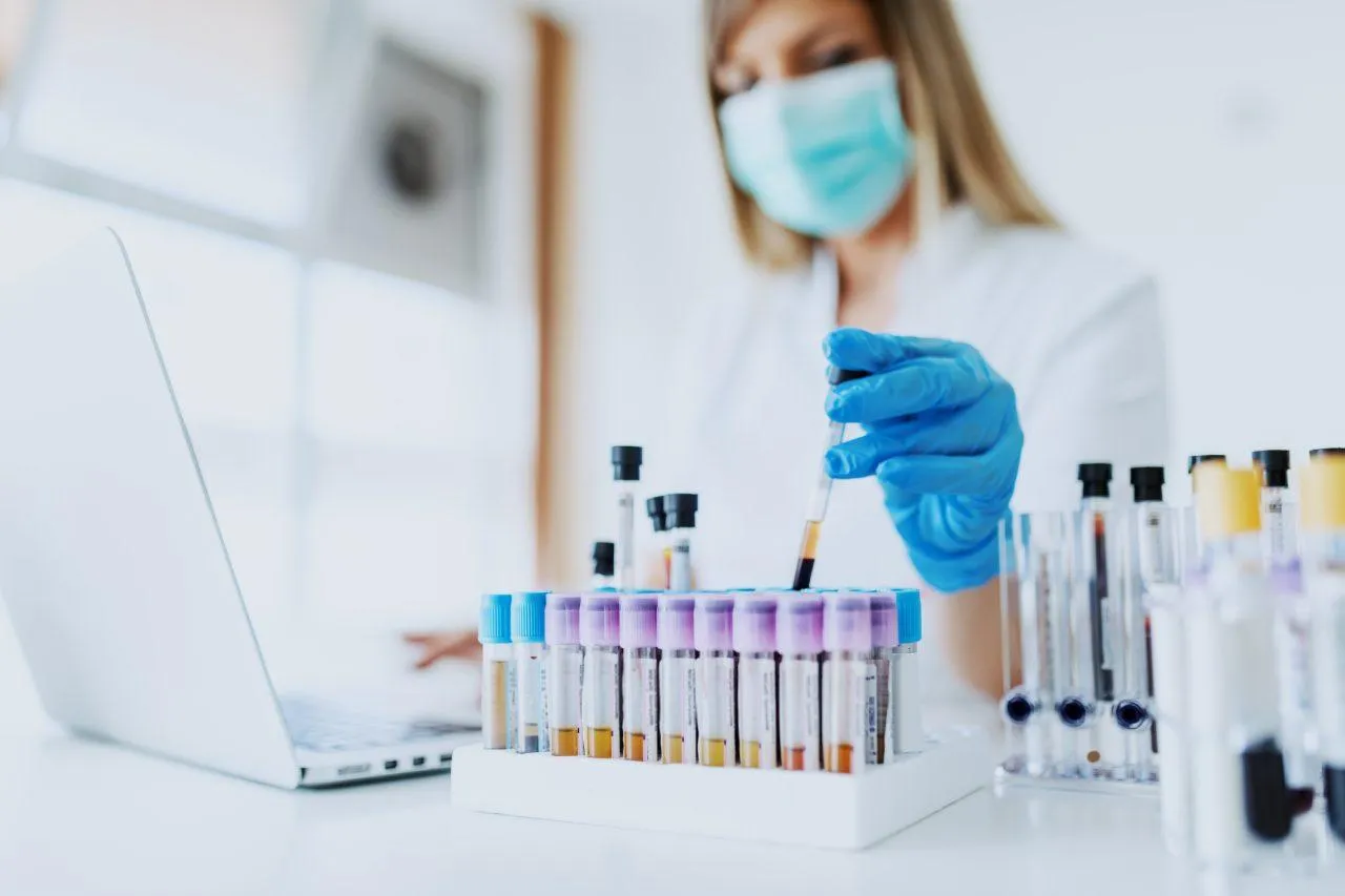 Zdjęcie Czy laboratoria pracują w sobotę? Sprawdź, gdzie możesz się zbadać