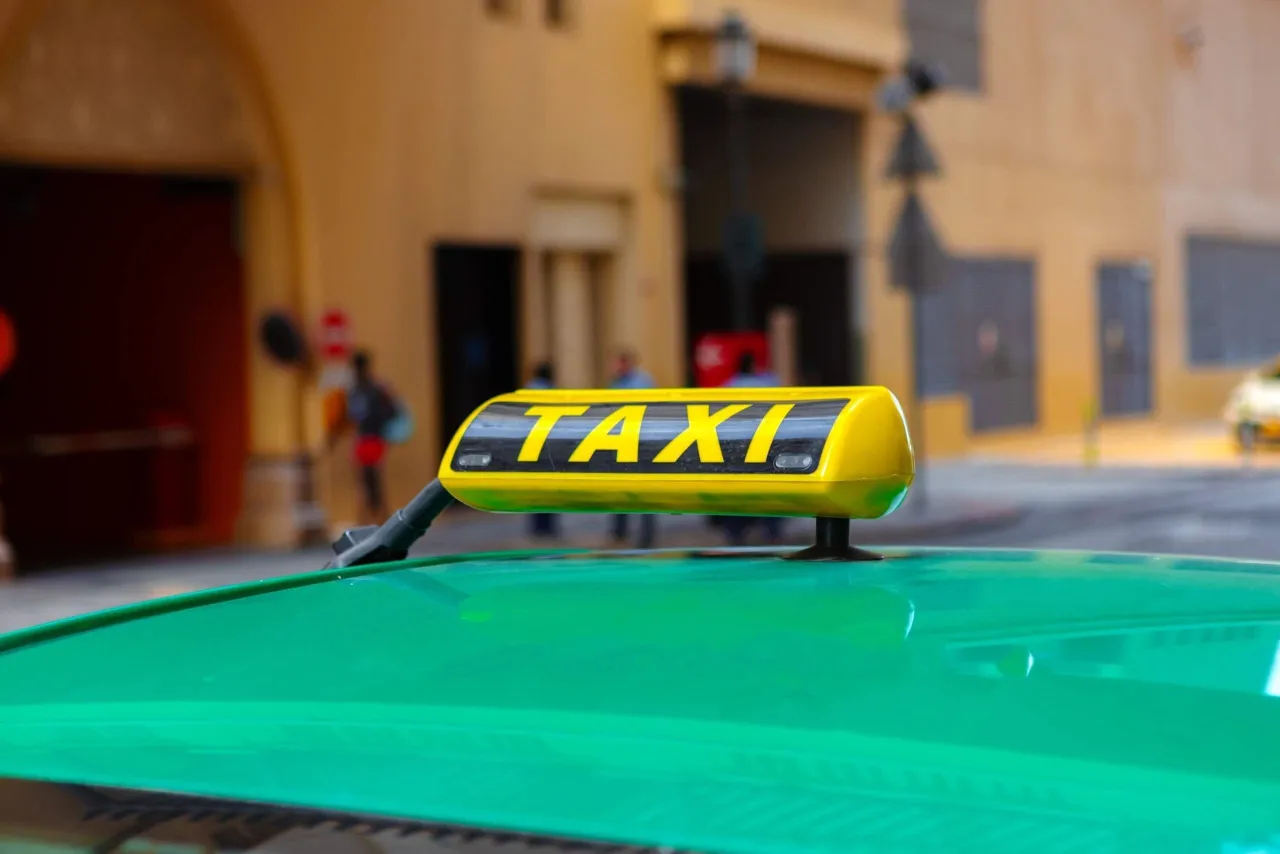 Zdjęcie Jak wyrobić licencję taxi i uniknąć kosztownych błędów