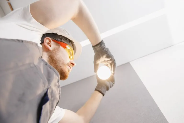 Zdjęcie Combien de lumière par disjoncteur 10A : évitez les erreurs courantes