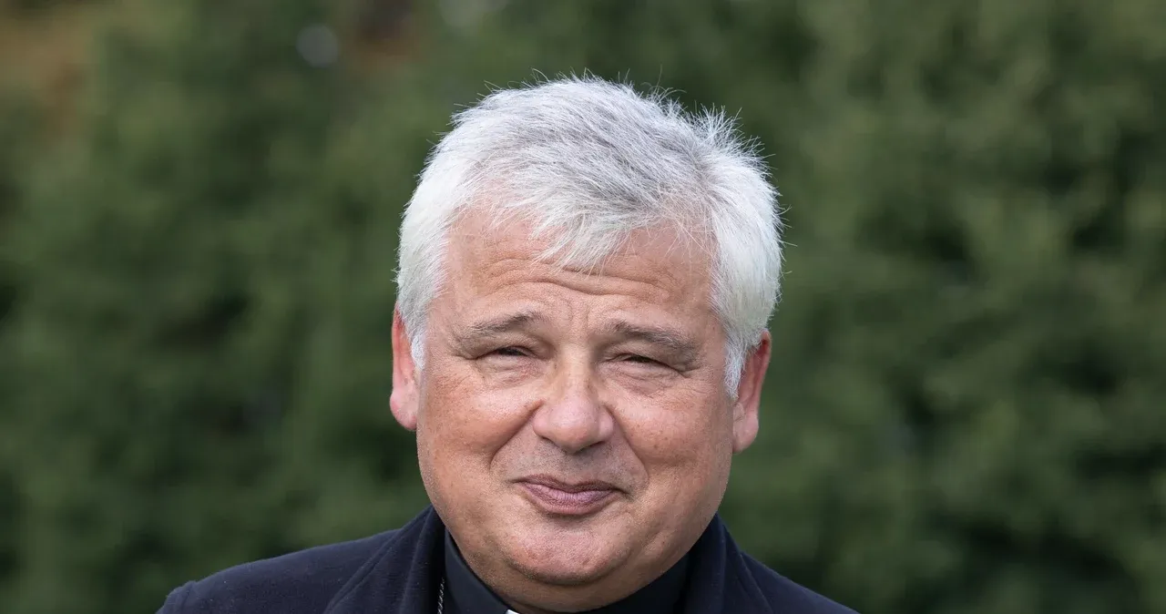 Zdjęcie Kardynał Krajewski: Jego niezwykłe życie i charytatywna misja