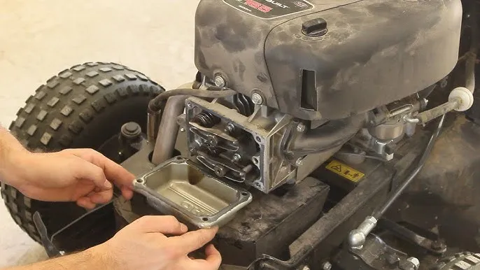 Zdjęcie Ile oleju do silnika Briggs&amp;Stratton 12hp? Sprawdź, aby uniknąć problemów