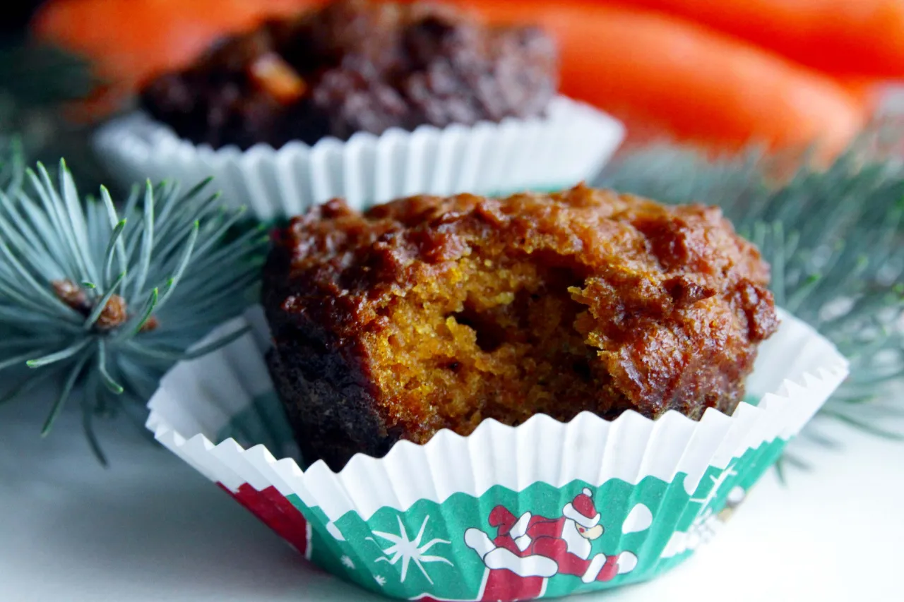 Zdjęcie Dietetyczne muffinki marchewkowo-bananowe - przepis na fit smakołyk