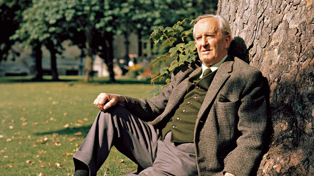 Zdjęcie J.R.R. Tolkien - poznaj fascynującą historię autora książki Władca Pierścieni