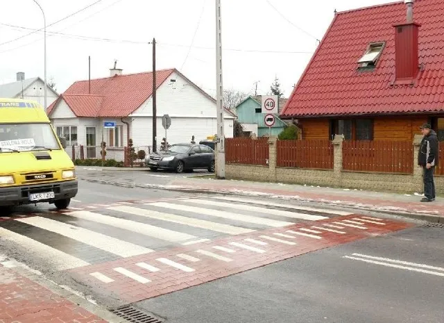 Zdjęcie Progi zwalniające w jakiej odległości od budynku – uniknij problemów