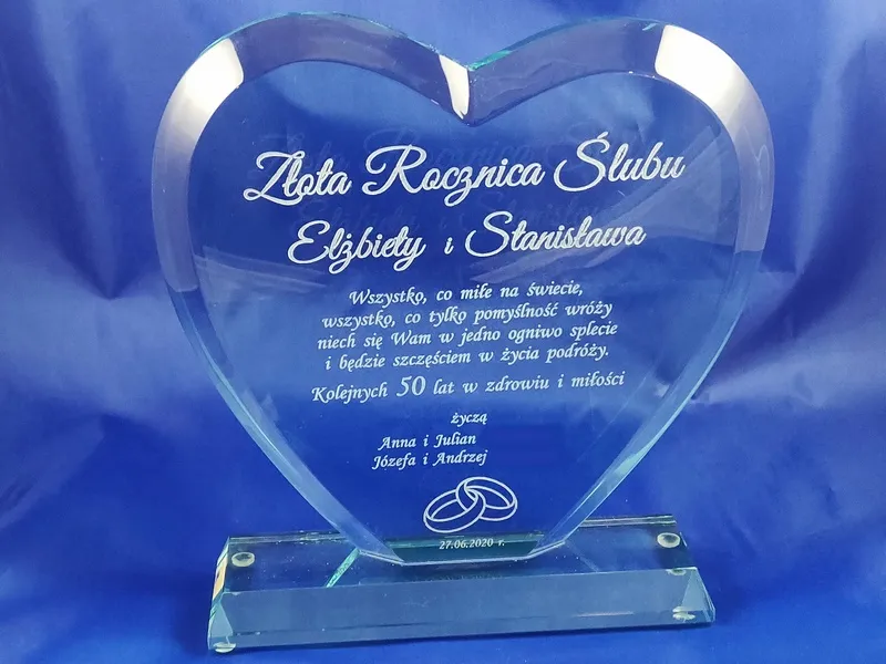 Zdjęcie Najlepsze pomysły na prezent na 25 lecie ślubu dla rodziców, które poruszą serce
