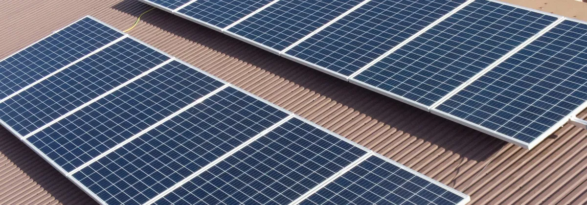 Zdjęcie Ile paneli potrzebujesz do instalacji 1 kWp? Sprawdź to teraz!