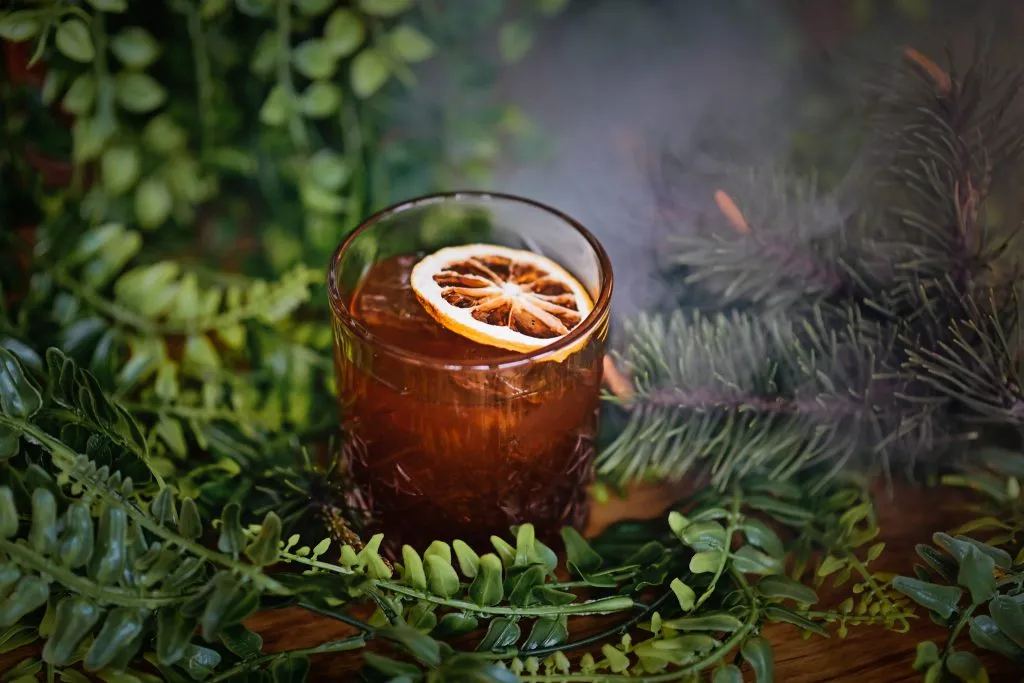 Zdjęcie Gdzie na drinka w Łodzi? Odkryj wyjątkowe bary z atmosferą
