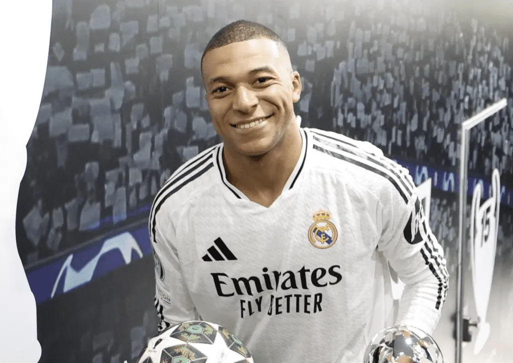 Zdjęcie Mbapp&eacute;: Ile zarabia gwiazda Realu? Odkryj jego finansowe imperium