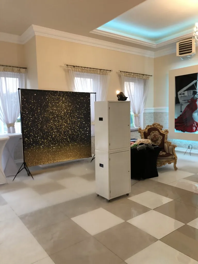 Zdjęcie Ile kosztuje fotobudka na wesele? Sprawdź ceny i ukryte koszty