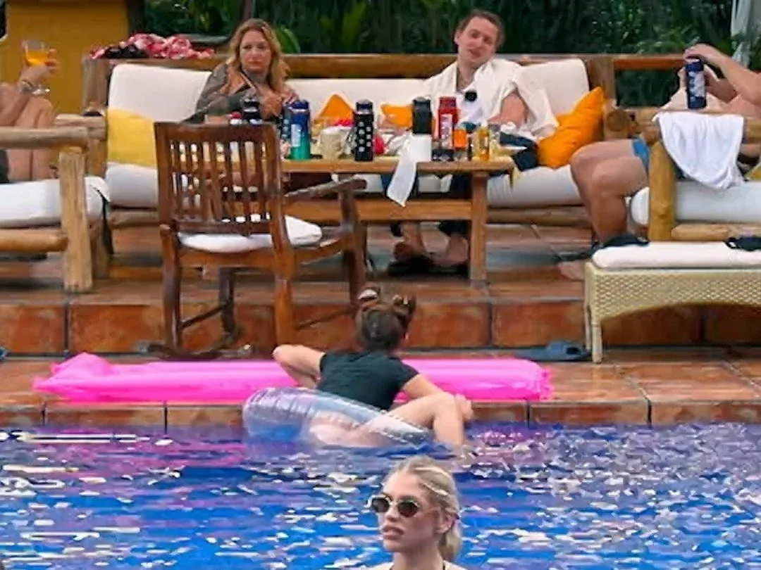 Zdjęcie Hotel Paradise Piątek – opinie, lokalizacja i rezerwacja bez niespodzianek