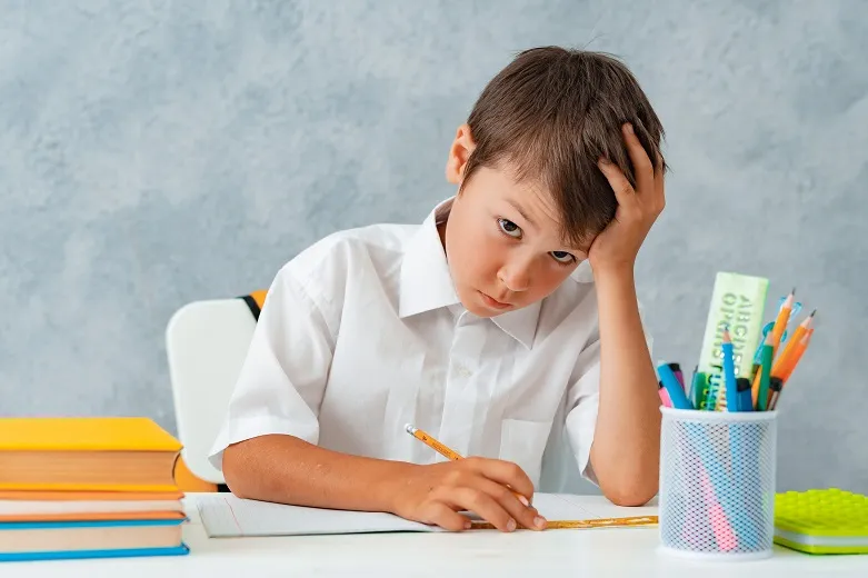 Zdjęcie Czy uczeń z dysleksją ma specjalne przywileje? Sprawdź, jakie ułatwienia przysługują