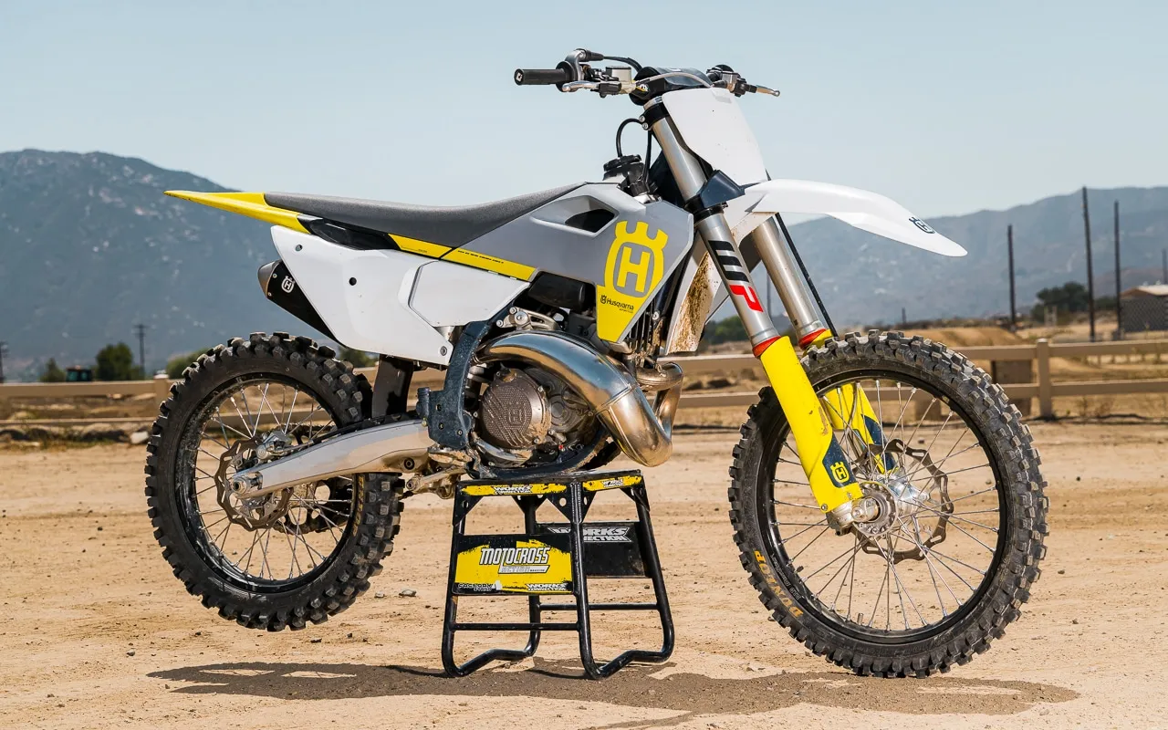 Zdjęcie Husqvarna 250 2T: wady, zalety, opinie i porównanie z konkurencją