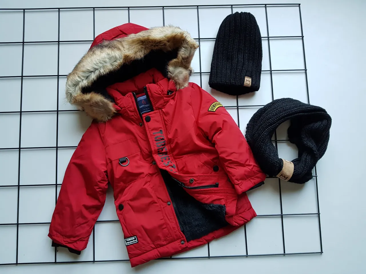 Zdjęcie Idealna kurtka parka dla chłopca na wiosnę - styl i komfort w jednym