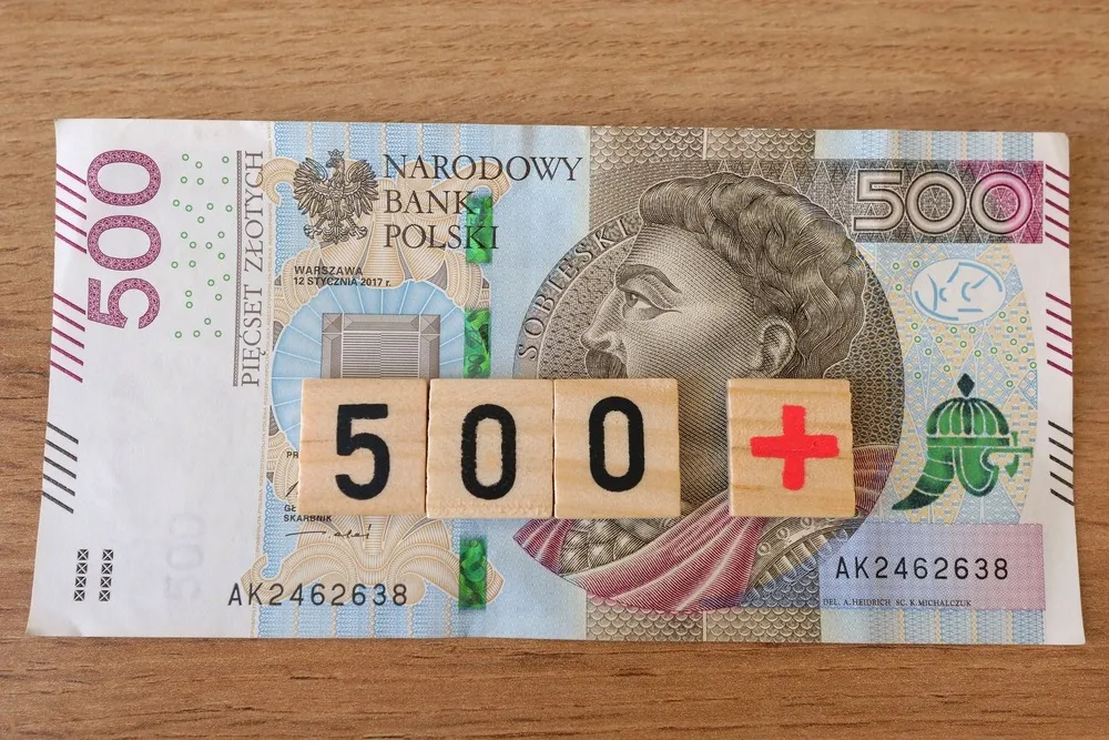 Zdjęcie Czy 500 plus wlicza się do dochodu przy funduszu socjalnym? Sprawdź!