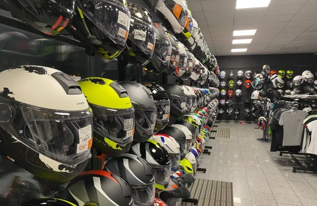 Zdjęcie Jak dobrać kask motocyklowy? 7 zasad, które zapewnią ci bezpieczeństwo i komfort