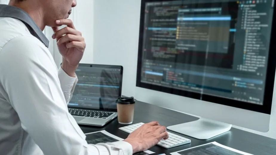 Zdjęcie Kiedy sztuczna inteligencja zastąpi programistów? Przyszłość w niepewności