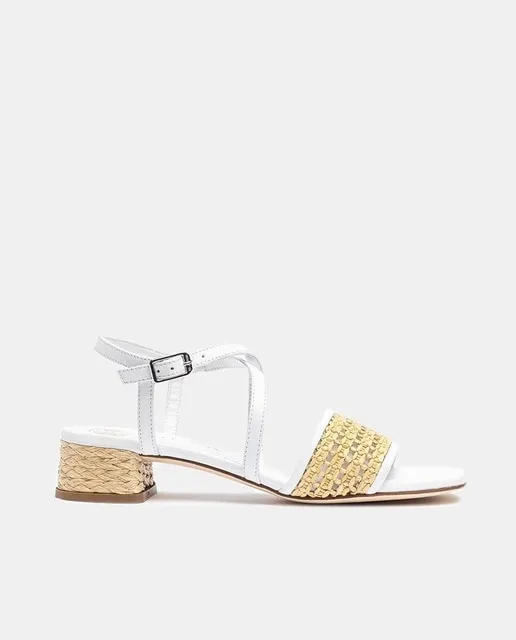 Zdjęcie Zapatos blancos de tacón: elegancia y estilo para cada ocasión