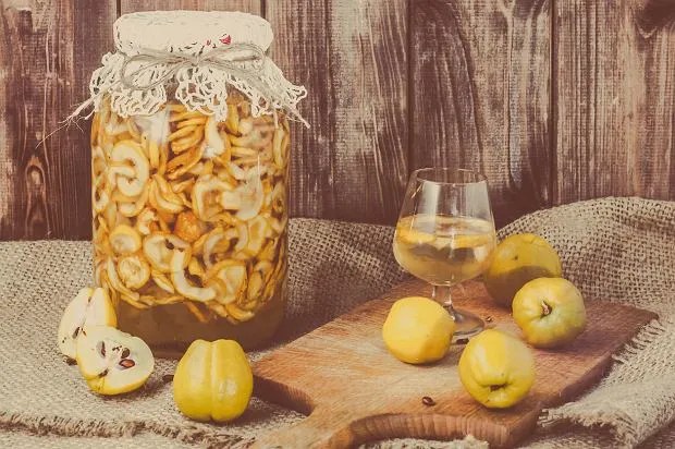 Zdjęcie Jak zrobić sok z pigwy - prosty przepis na pyszny napój domowy