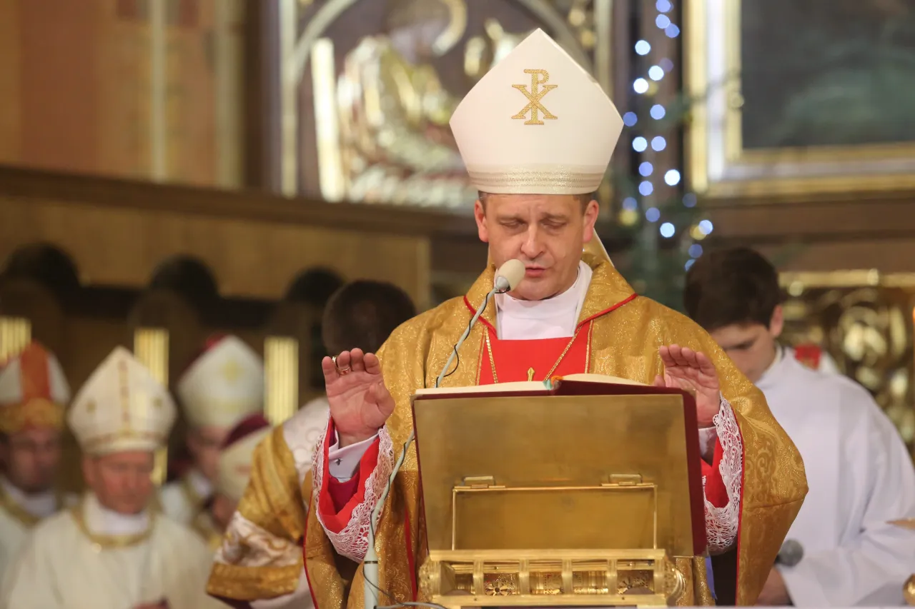 Zdjęcie Ile ma lat ks. Jan Wodniak? Zaskakujące fakty o jego życiu i karierze