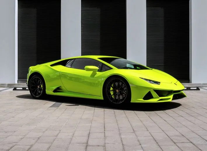 Zdjęcie Ile kosztuje wypożyczenie lamborghini na jeden dzień? Ceny zaskakują
