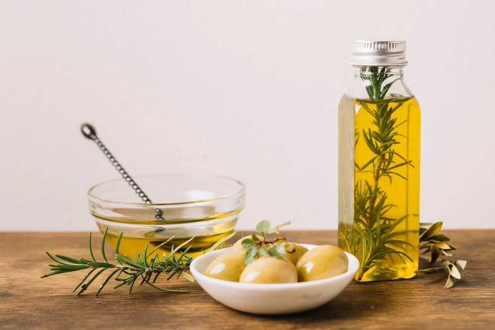 Zdjęcie Czy można pić oliwę z oliwek? Odkryj jej zdrowotne korzyści