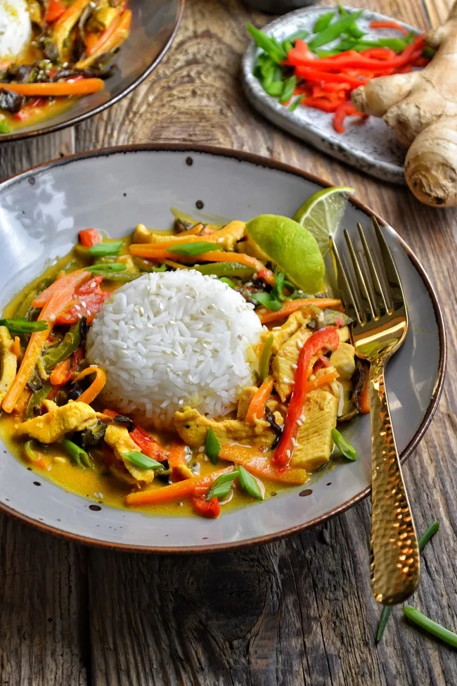 Zdjęcie Jakie warzywa do kurczaka curry? Odkryj najlepsze składniki na smak