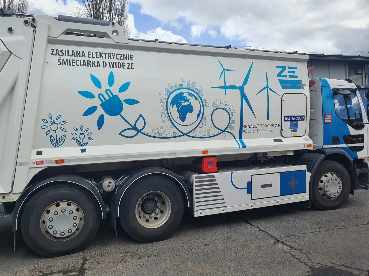 Zdjęcie Samochód który zbiera elektrośmieci z osiedla – jak skutecznie pozbyć się odpadów