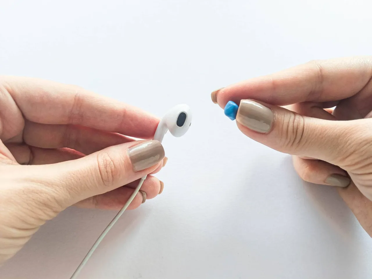 Zdjęcie Jak wyczyścić AirPods, aby uniknąć uszkodzeń i poprawić dźwięk