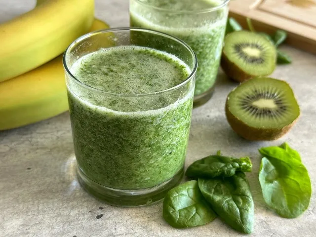 Zdjęcie Koktajl szpinak banan - zdrowy przepis, który pokochasz na śniadanie