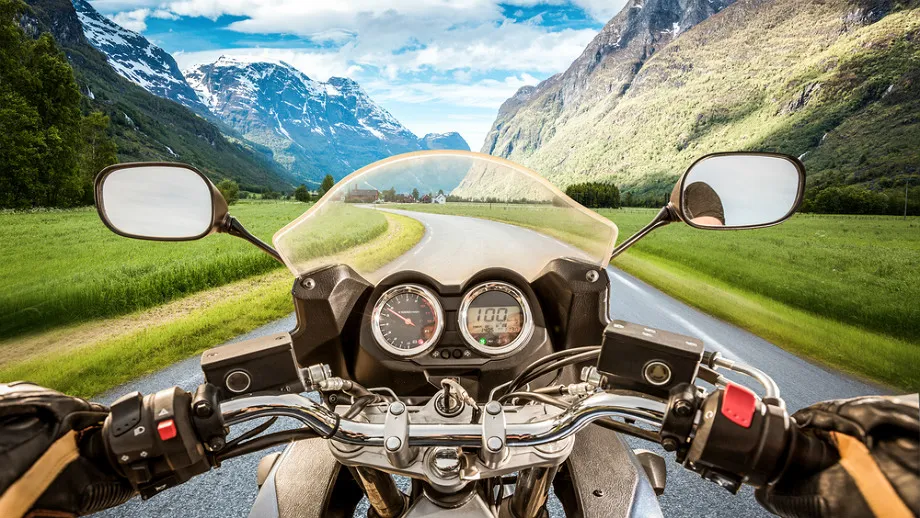 Zdjęcie Jak prawidłowo ustawić deflektor motocyklowy i poprawić komfort jazdy