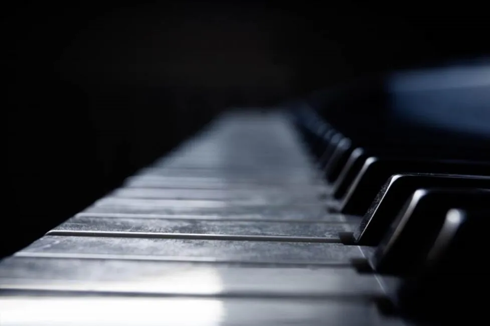 Zdjęcie Ile oktaw ma pianino? Odkryj pełny zakres dźwięków pianina