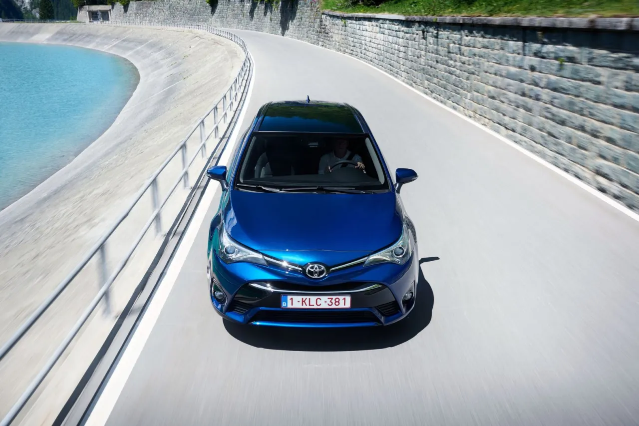 Zdjęcie Jakie są modele toyoty? Poznaj różnice i wybierz najlepszy dla siebie
