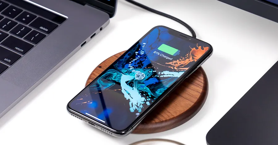 Zdjęcie Czy iPhone 8 ma ładowanie indukcyjne? Odkryj jego możliwości i ograniczenia