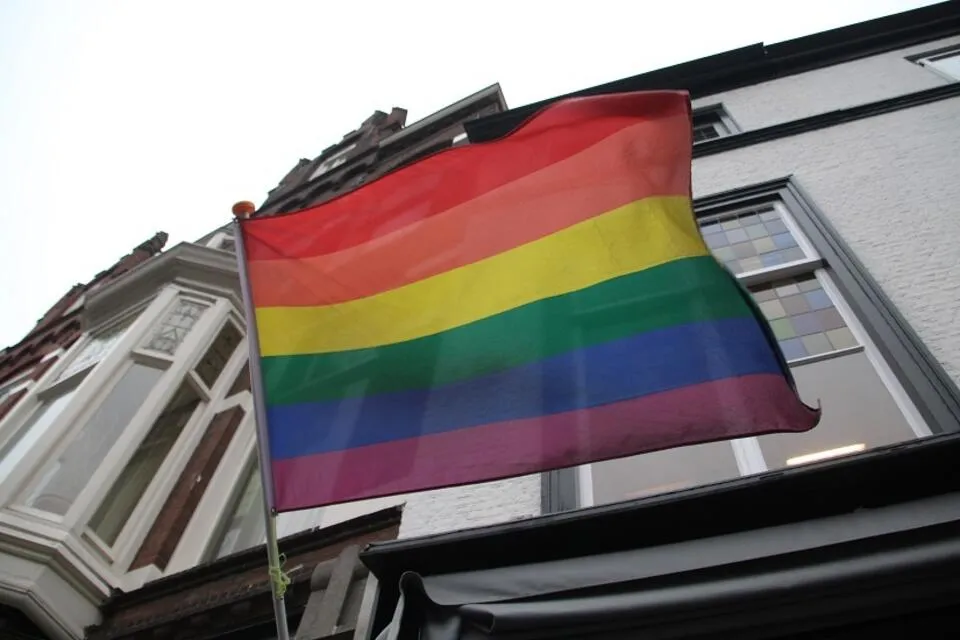 Zdjęcie Odloty gejów: fascynujący świat imprez i klubów LGBTQ+