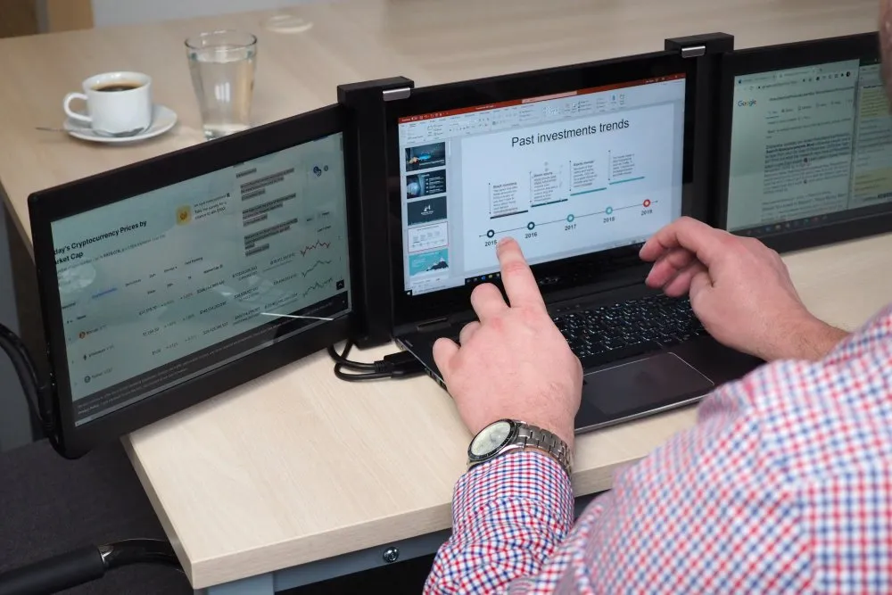 Zdjęcie Jak zrobić dwa ekrany na laptopie i monitorze bez problemów