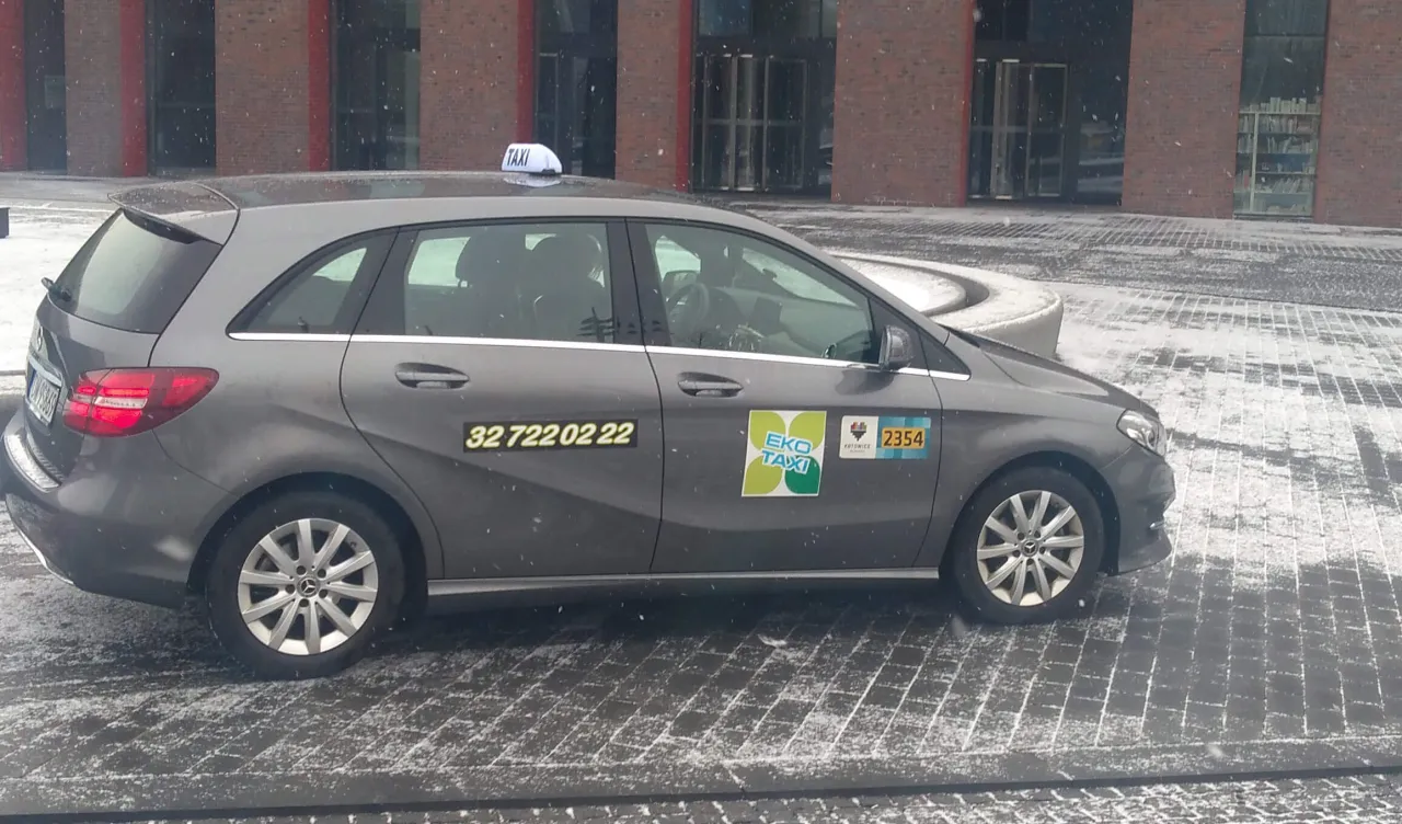 Zdjęcie Ile kosztuje taxi z Katowic do Sosnowca? Sprawdź ceny i opcje transportu