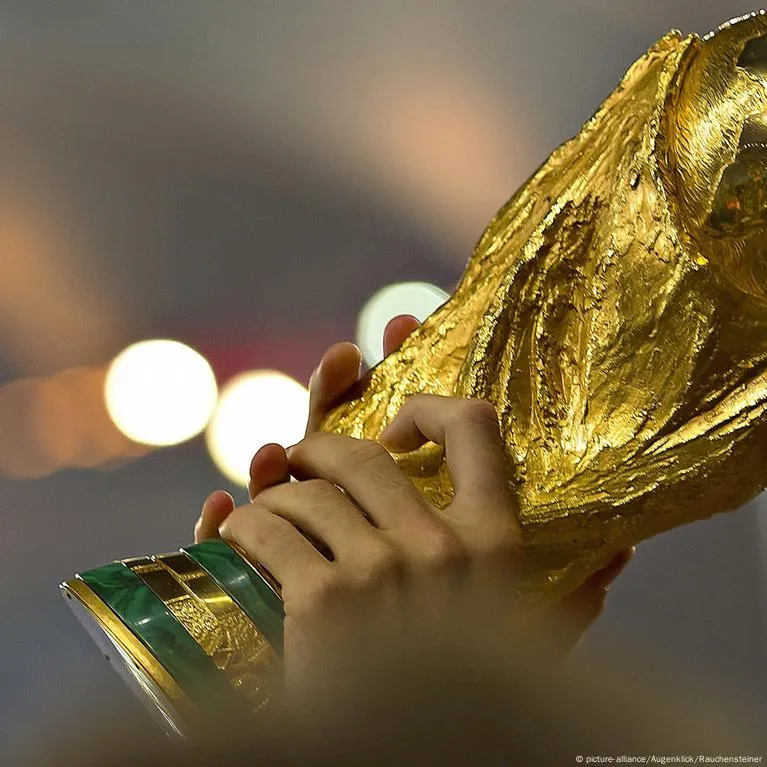 Zdjęcie Puchar mundialu ile kosztuje? Zaskakująca wartość trofeum!