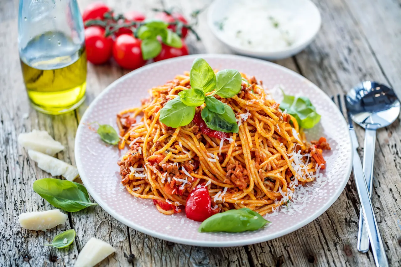 Zdjęcie Jak przygotować idealny makaron spaghetti bolognese w prosty sposób