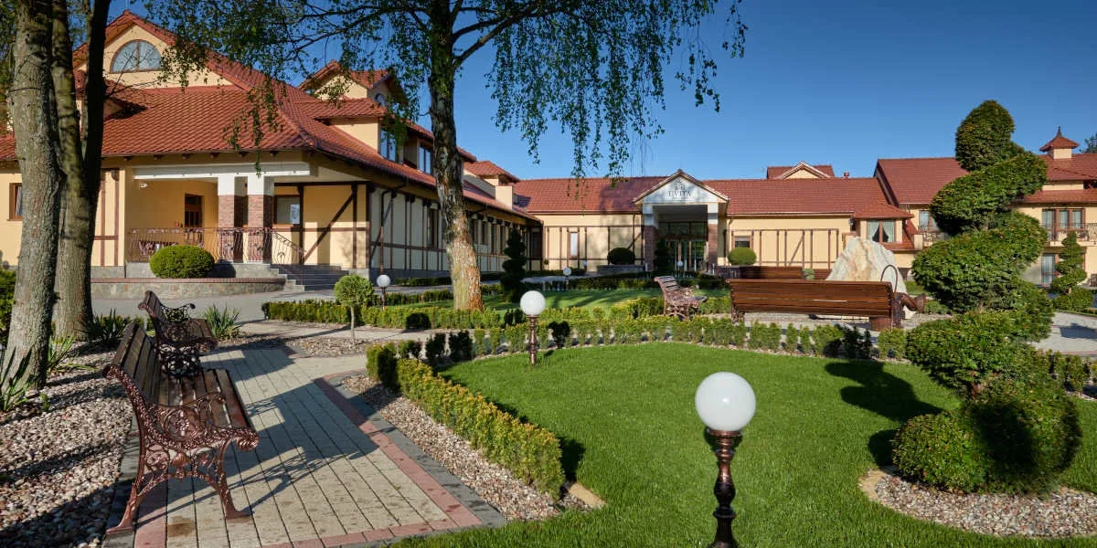 Zdjęcie Najlepsze hotele nad jeziorem w Borach Tucholskich – gdzie warto się zatrzymać?
