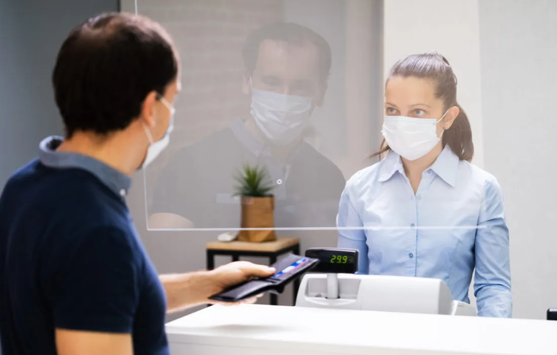 Zdjęcie Czy u dentysty trzeba mieć maseczkę? Poznaj zasady bezpieczeństwa