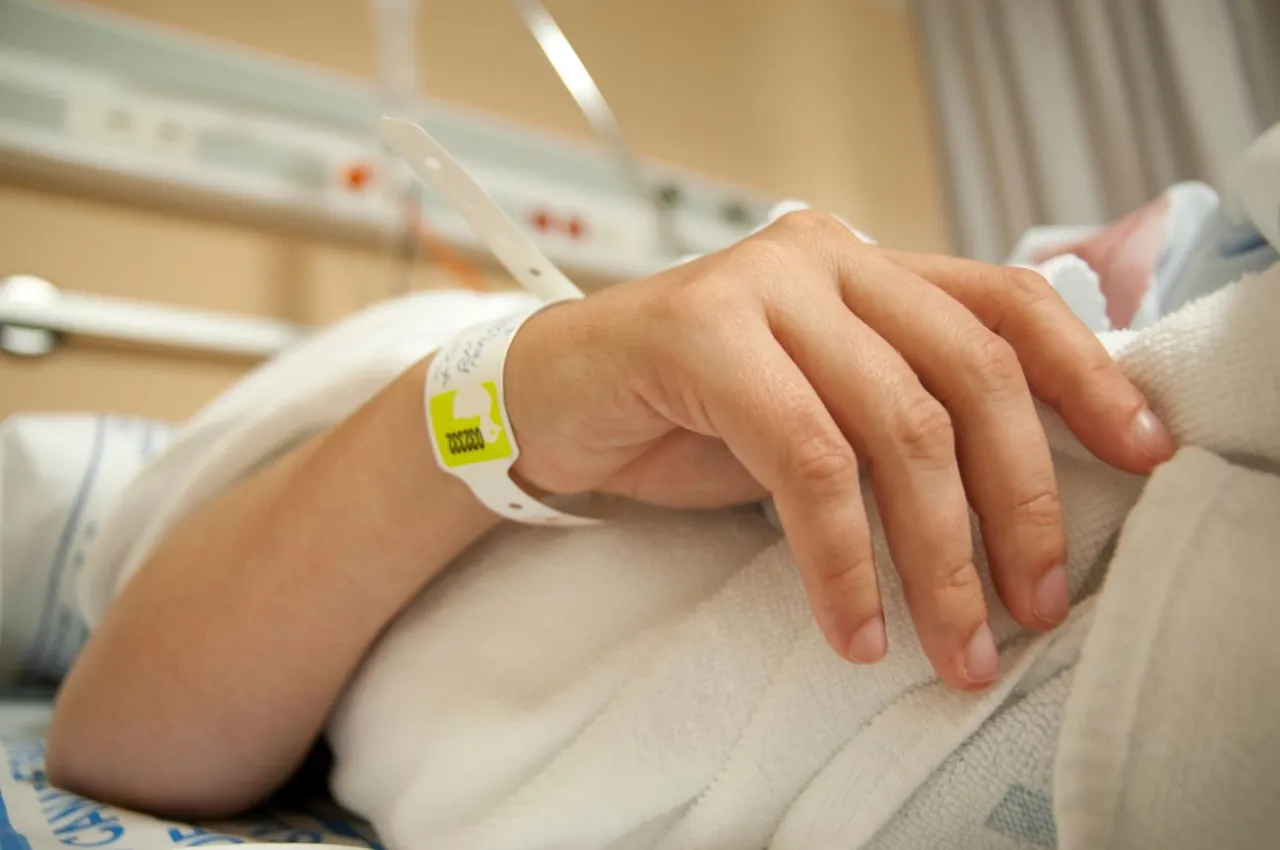 Zdjęcie Czy można się wybudzić ze śpiączki wątrobowej? Sprawdź szanse na powrót do zdrowia