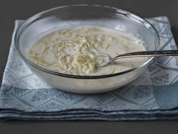 Zdjęcie Jak ugotować idealną zupę mleczną? Przepis i triki na smak dzieciństwa