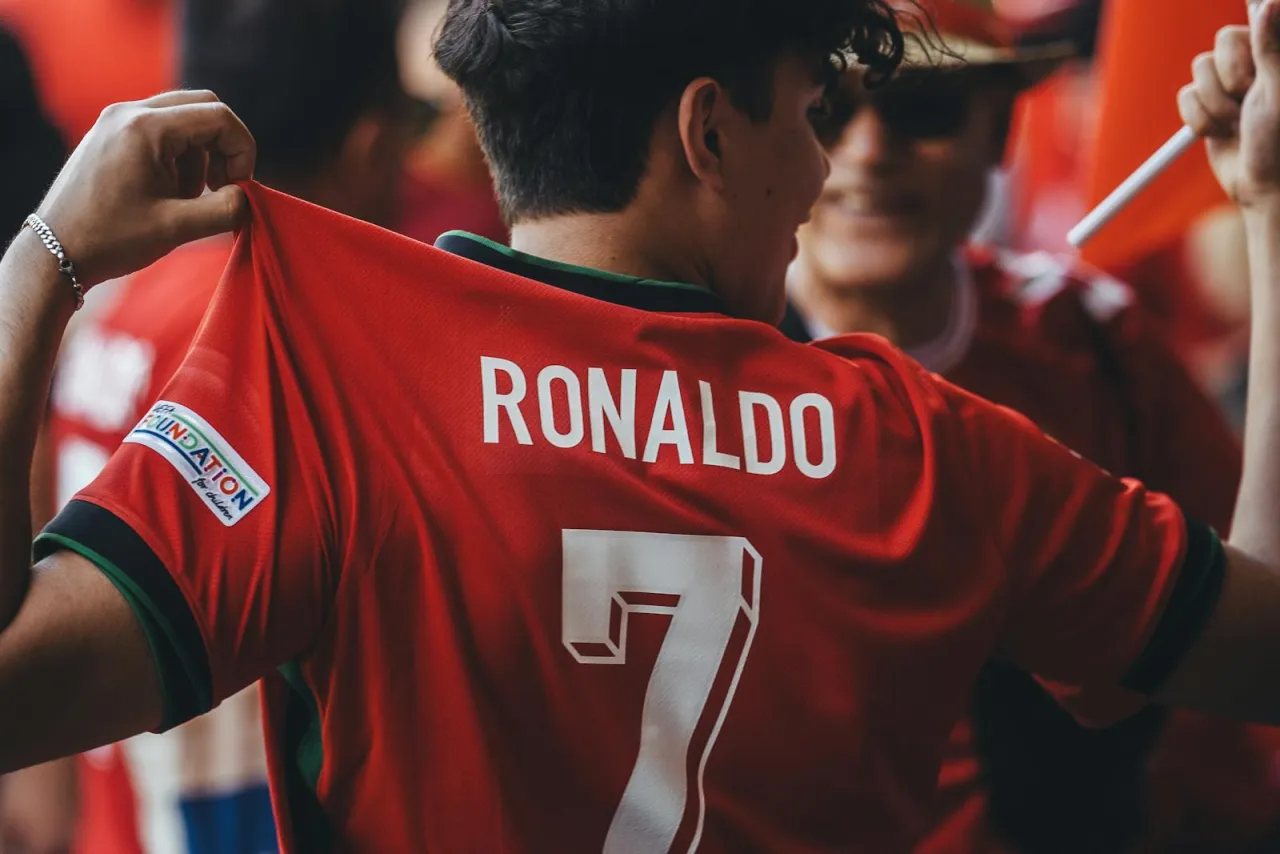 Zdjęcie Cristiano Ronaldo zarobki: Jakie są jego prawdziwe dochody?