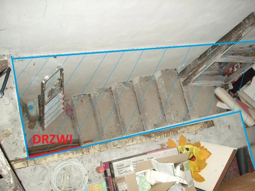 Zdjęcie Jak skutecznie ocieplić schody betonowe na strych? Porady i materiały do ocieplania