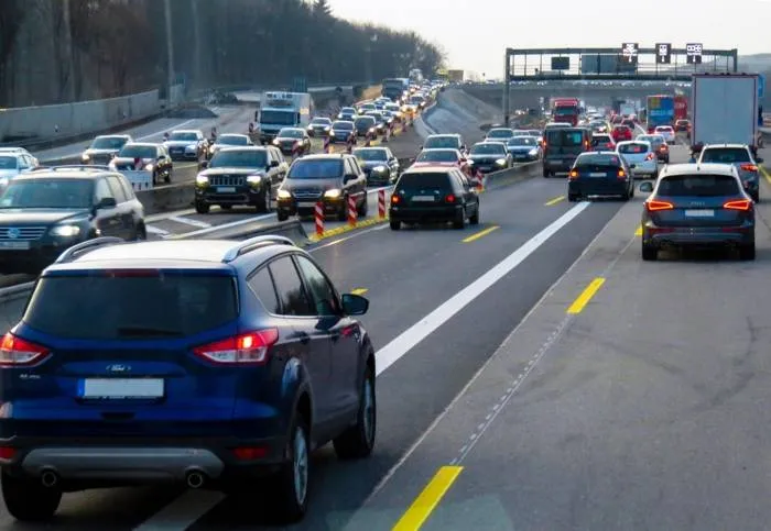 Zdjęcie Hamowanie silnikiem co to? Poznaj tajniki tej skutecznej techniki