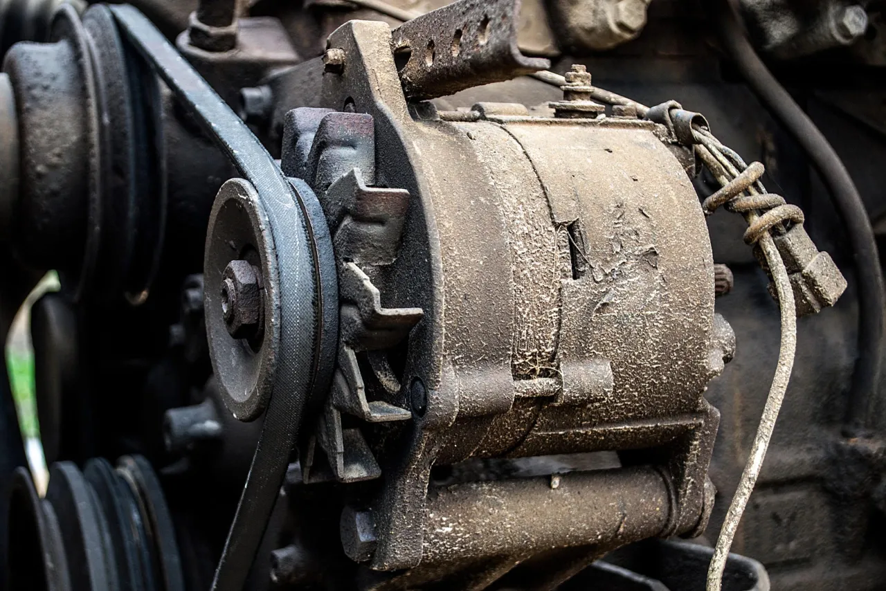 Zdjęcie Jak zamontować alternator do C-360 i uniknąć problemów z instalacją