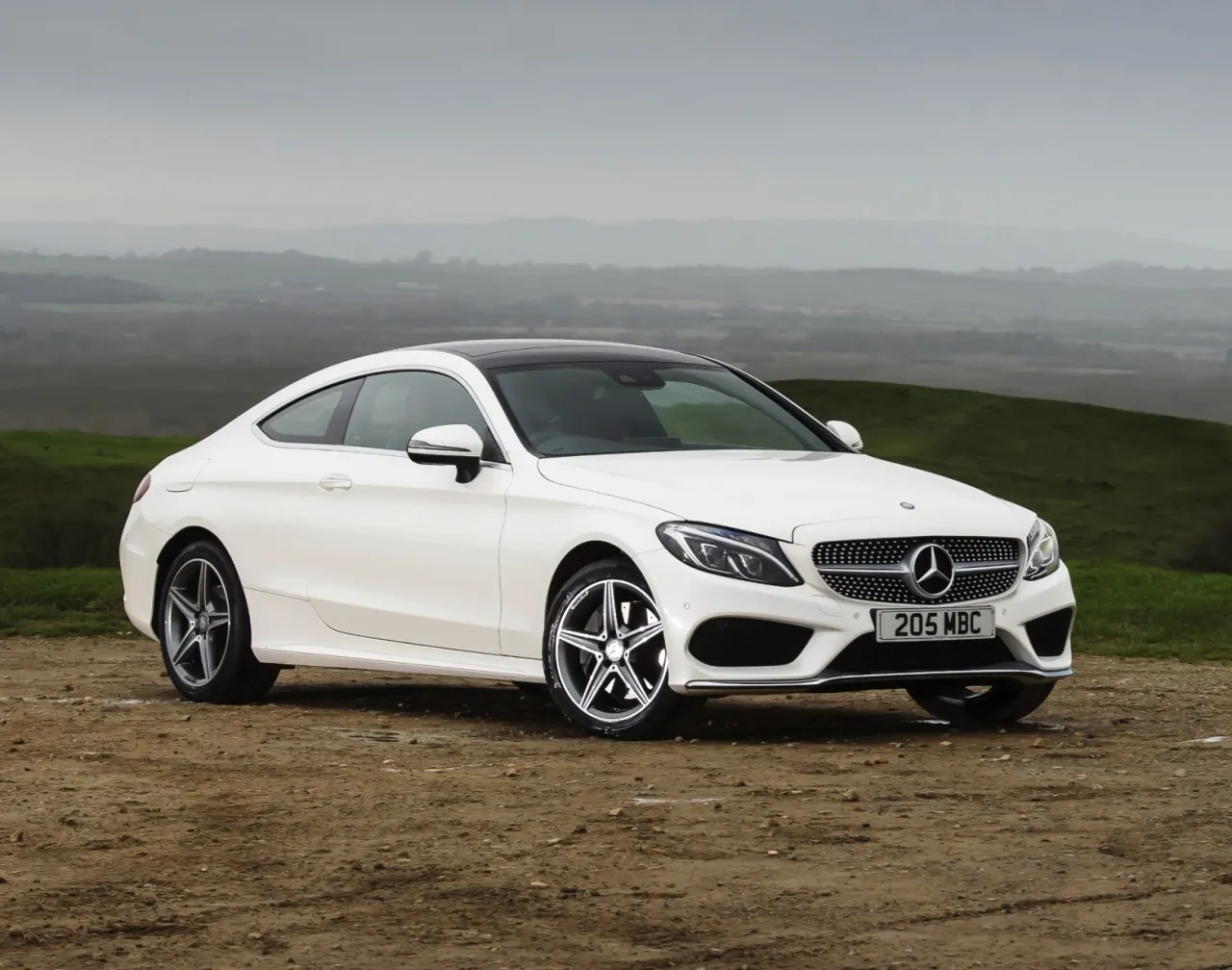 Zdjęcie Mercedes C Klasa Coupe - szczegółowe informacje i porównania modeli