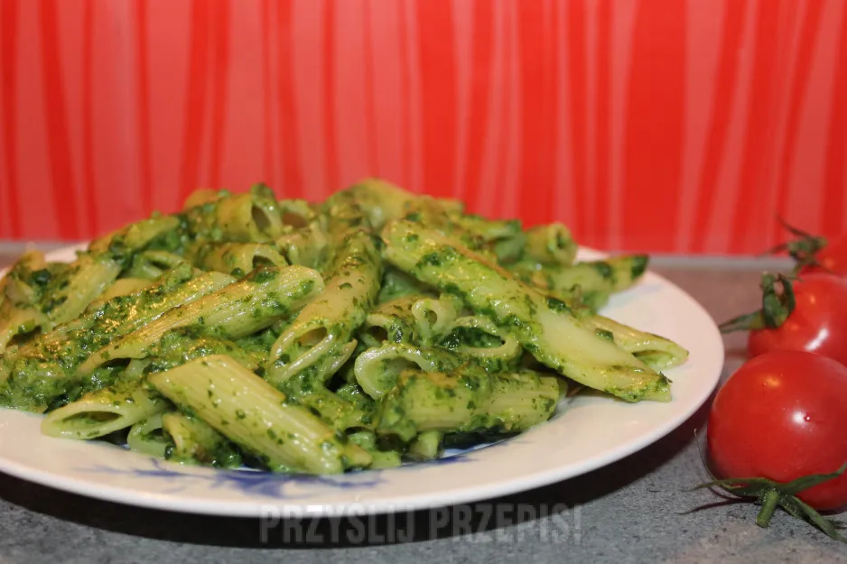 Zdjęcie Prosty przepis na makaron penne ze szpinakiem – smaczny i szybki obiad dla każdego