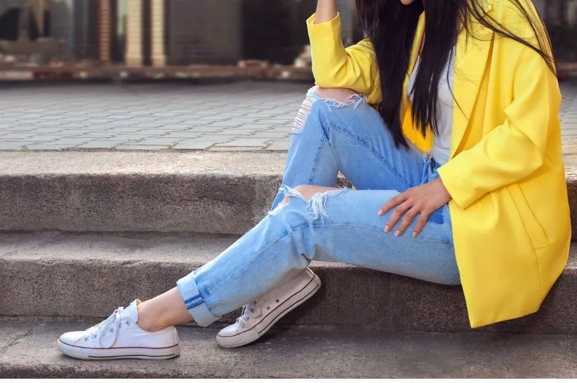 Zdjęcie Stylizacje z żółtą marynarką, które ożywią każdą kreację